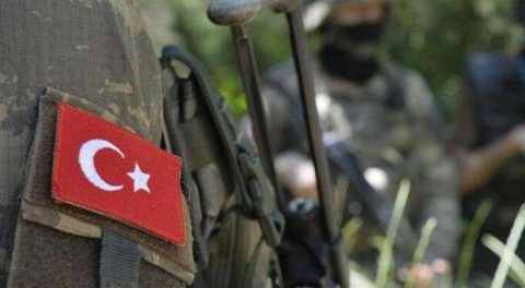 Şehit askerin baba ocağına ateş düştü!