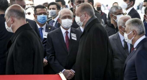 Yıldırım Akbulut son yolculuğuna uğurlandı! Cenazede dikkat çeken kare