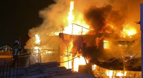 Bursa'da büyük yangın! Alevler geceyi aydınlattı...