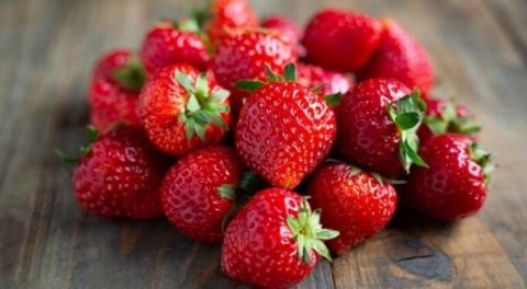 Yaz mevsiminin habercisi çilekle yapılan 5 tatlı tarifi!