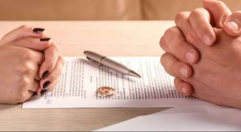 Yargıtay'dan flaş karar! Eşine 'salak' diyen kadına nafaka yok!