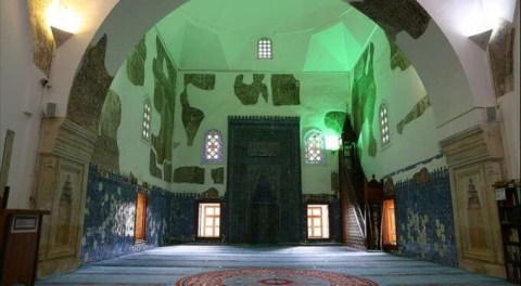 Türk çini sanatının eşsiz örneklerini sunan bir başyapıt: Muradiye Camisi!