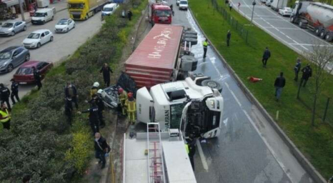 Bursa'da bir tır kazası daha! Ölü ve yaralılar var