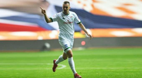 Burak Altıparmak asist krallığını zorluyor!