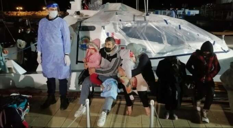 Çanakkale açıklarında geri itilen 101 düzensiz göçmen kurtarıldı!
