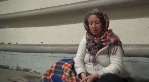 Bursa'da yürek burkan dram...Semt pazarlarında yatıp kalkıyor!