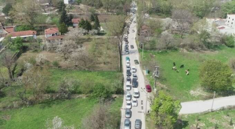 Uzadıkça uzadı! Bursa'da kilometrelerce 'memba' kuyruğu!