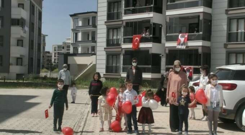 Bursa'da alternatif 23 Nisan kutlaması...