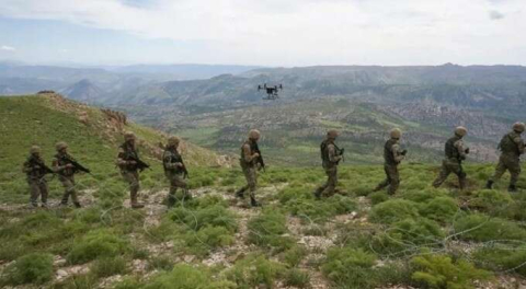 Kuzey Irak'ta geniş çaplı operasyon: Metina'ya kara harekatı başladı