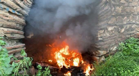 Korkunç tahribat! Bursa'da tarihi surları ateşe verdiler!