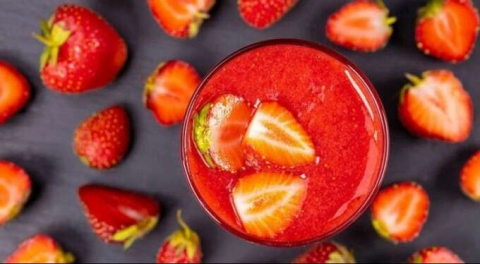 Yağ yakıcı çilekli smoothie tarifi!