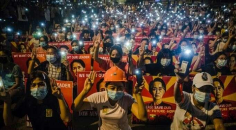 Ölenlerin sayısı 753'e yükseldi! Askeri üssü ele geçirdiler