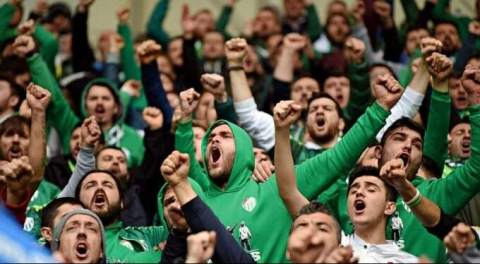 Bursaspor taraftarından Başkan Erkan Kamat'a bir uyarı daha!