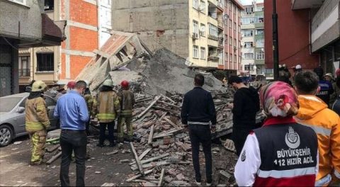 Zeytinburnu'nda 5 katlı bina çöktü!