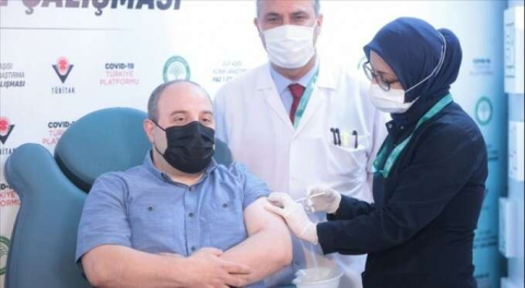 Bakan Varank yerli aşının ikinci dozunu yaptırdı!