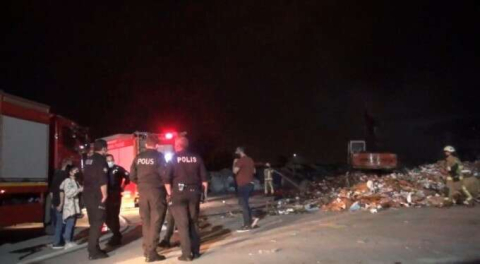 Bursa'da alevler göğe yükseldi! Geri dönüşüm tesisinde yangın!