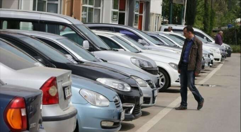 İkinci el oto pazarında fiyatlar düştü!