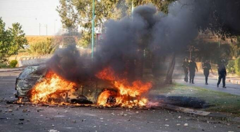 İsrailli Yahudiler Bat Yam kentinde Filistinli bir sürücüyü linç etmeye çalıştı!
