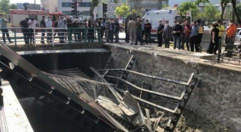 Bursa'da köprüdeki inşaat çöktü! Yaralılar var...