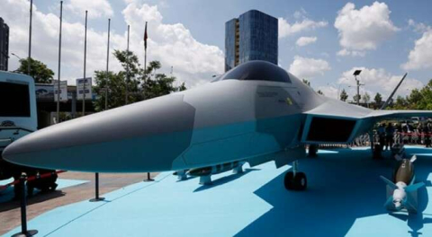 Milli Muharip Uçak görücüye çıktı! Savaş uçağı için tarih verildi