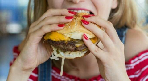 Bu psikolojik rahatsızlık şişmanlatıyor!