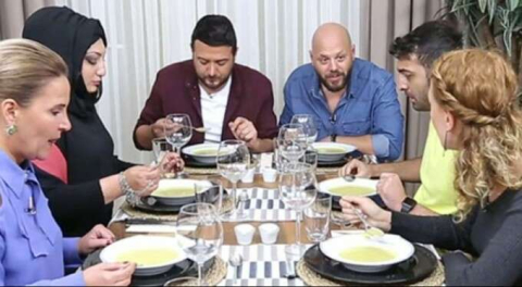 Hangi programı hangi ünlü seslendiriyor?