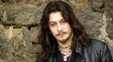 Barış Akarsu doğum gününde mezarı başında anıldı!