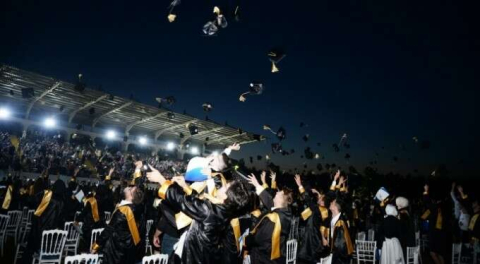 Bursa&nbsp;Uludağ Üniversitesi'nde mezuniyet sevinci