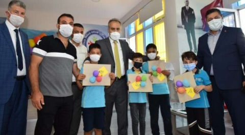 Bursa&nbsp;Büyükşehir'den küçük yazarlara sürpriz ziyaret