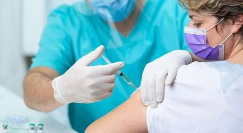 Her yıl koronavirüs aşısı olmak gerekir mi? Uzman isim açıkladı!