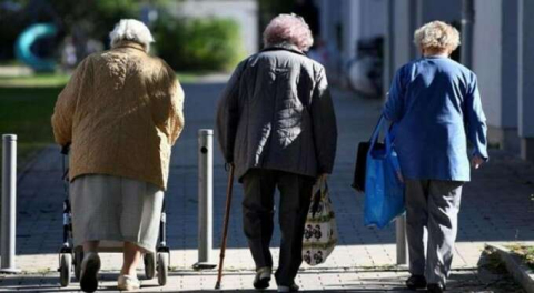 Bilim insanları tarih verip açıkladı: 150 yaşına kadar yaşayacağız