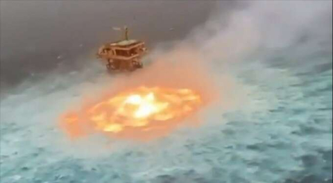 Meksika Körfezi'ndeki yangına şimşek fırtınasının neden olduğu iddia edildi!