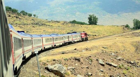 Ana hat trenleri seferlerine yeniden başlayacak