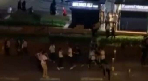 Bursa'da meydan kavgası! 20 kişinin birbirine girdiği anlar şok etti!