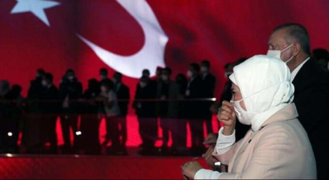 15 Temmuz Demokrasi Müzesi'nde duygu dolu anlar! Gözyaşlarını tutamadı