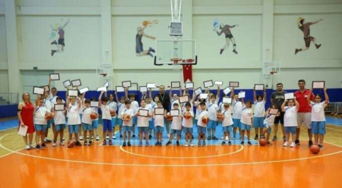 Nilüfer Yaz Spor Okulları'nda sertifika heyecanı
