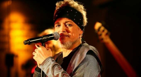 1990'lı yılların çok yönlü sesi: Harun Kolçak