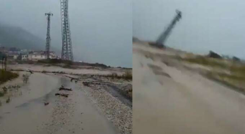 Kastamonu'daki selde baz istasyonunun çökme anı böyle görüntülendi