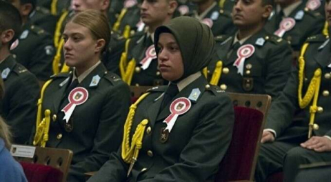 Müberra Öztürk, Kara Harp Okulu'nda bir ilki gerçekleştirdi