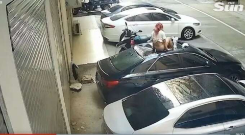 Cinsel ilişkiye girerken balkondan düştü!