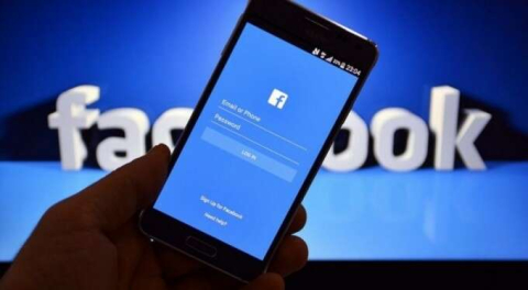 Bunu yapanlar yandı! Facebook'tan "soytarı" hakaret sayıldı