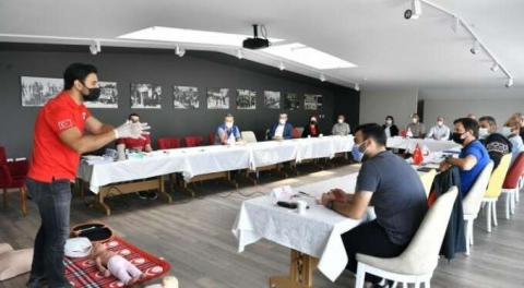 Osmangazi personeline Kızılay'dan ilk yardım sertifikası