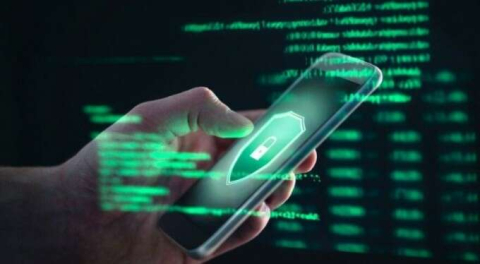 Eşinin telefonuna casus yazılım yükleyenler yandı!