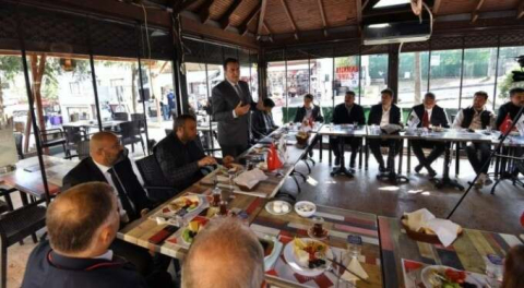 Başkan Dündar, çarşı esnafı ile buluştu