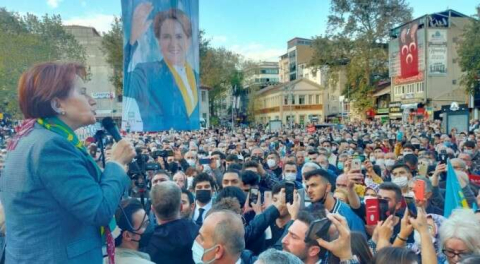 Meral Akşener Bursa'da konuştu: Ben dahil herkes, milletin önünde hazır ola geçecek!