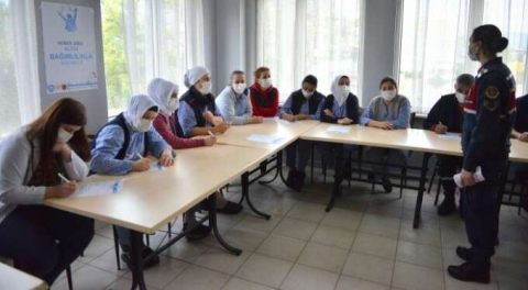 Bursa'da fabrika işçilerine madde bağımlılığı anlatıldı