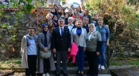 Bursa'da kadın derneklerine geri dönüşüm eğitimi