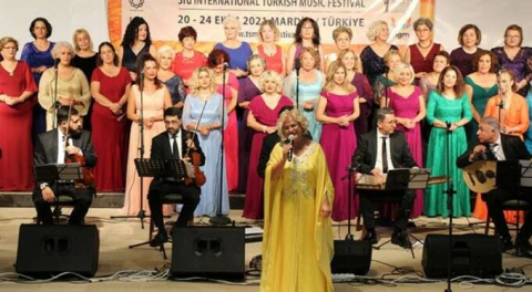 Mardin Sanat Müziği Korolar Festivali'nde Nilüfer esintisi...
