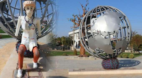 Türkiye'de gündem olan heykeller kaldırıldı!