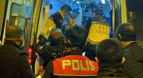 Bursa'da korkunç olay! Eşini bıçakla yaraladı